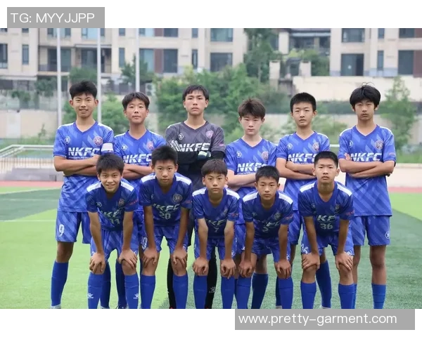 武汉足球队与重庆足球队的耐力较量赛后分析与反思